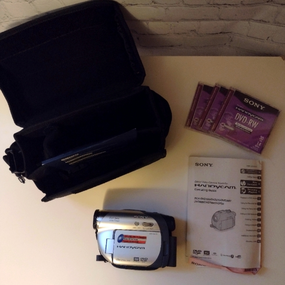 Sony Handycam with DVD-RW, Carrying Case